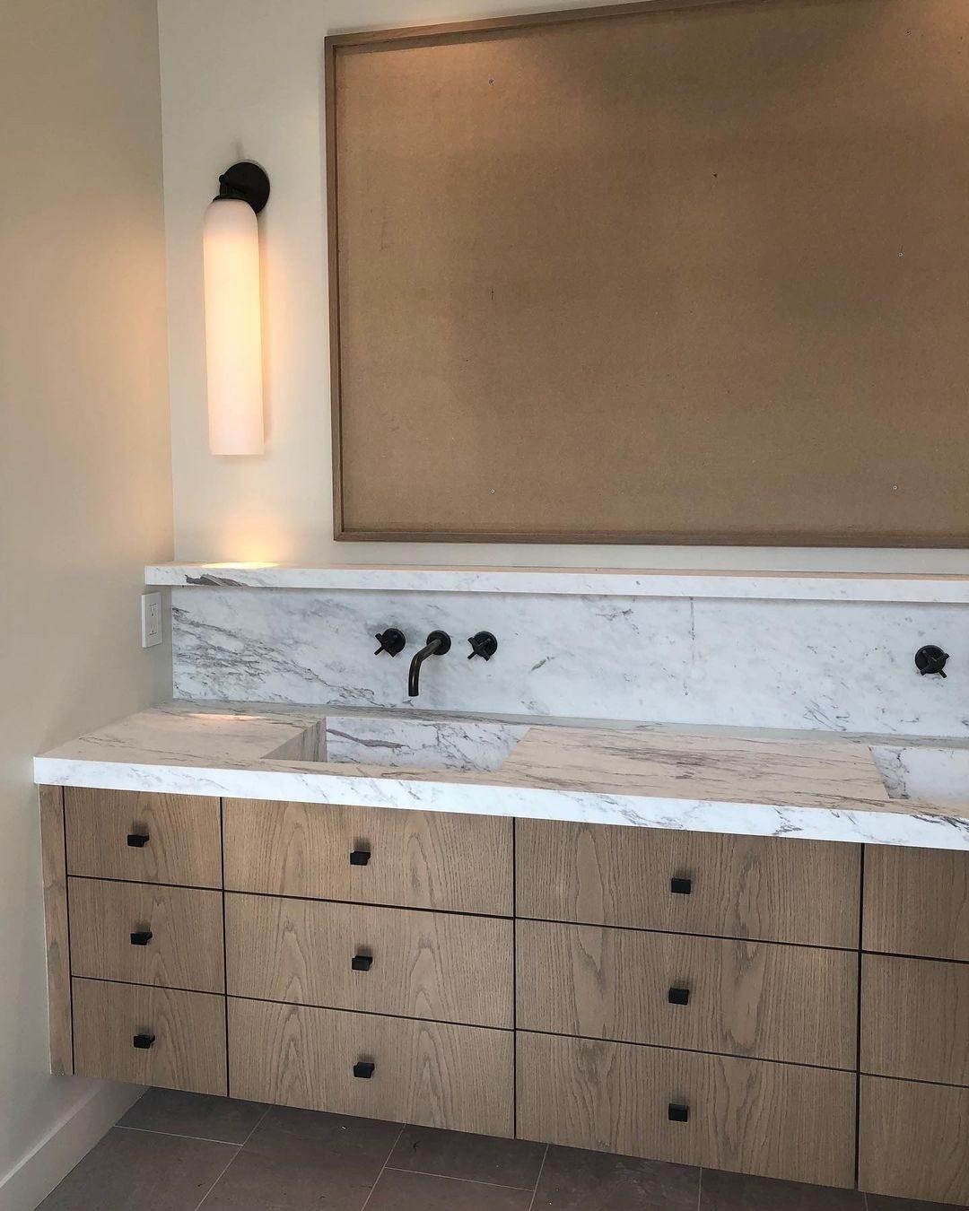 Applique Murale en Verre Cylindrique avec Finition Luxe – Sconce LED Décorative pour Intérieur Moderne