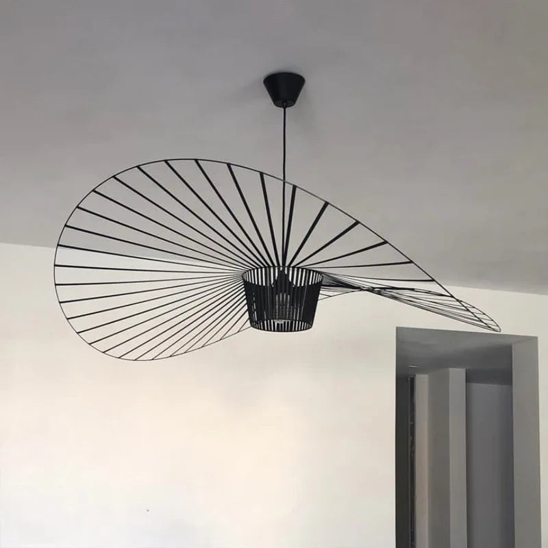 Lampe Suspendue Noire en Forme de Chapeau – Élégance Moderne