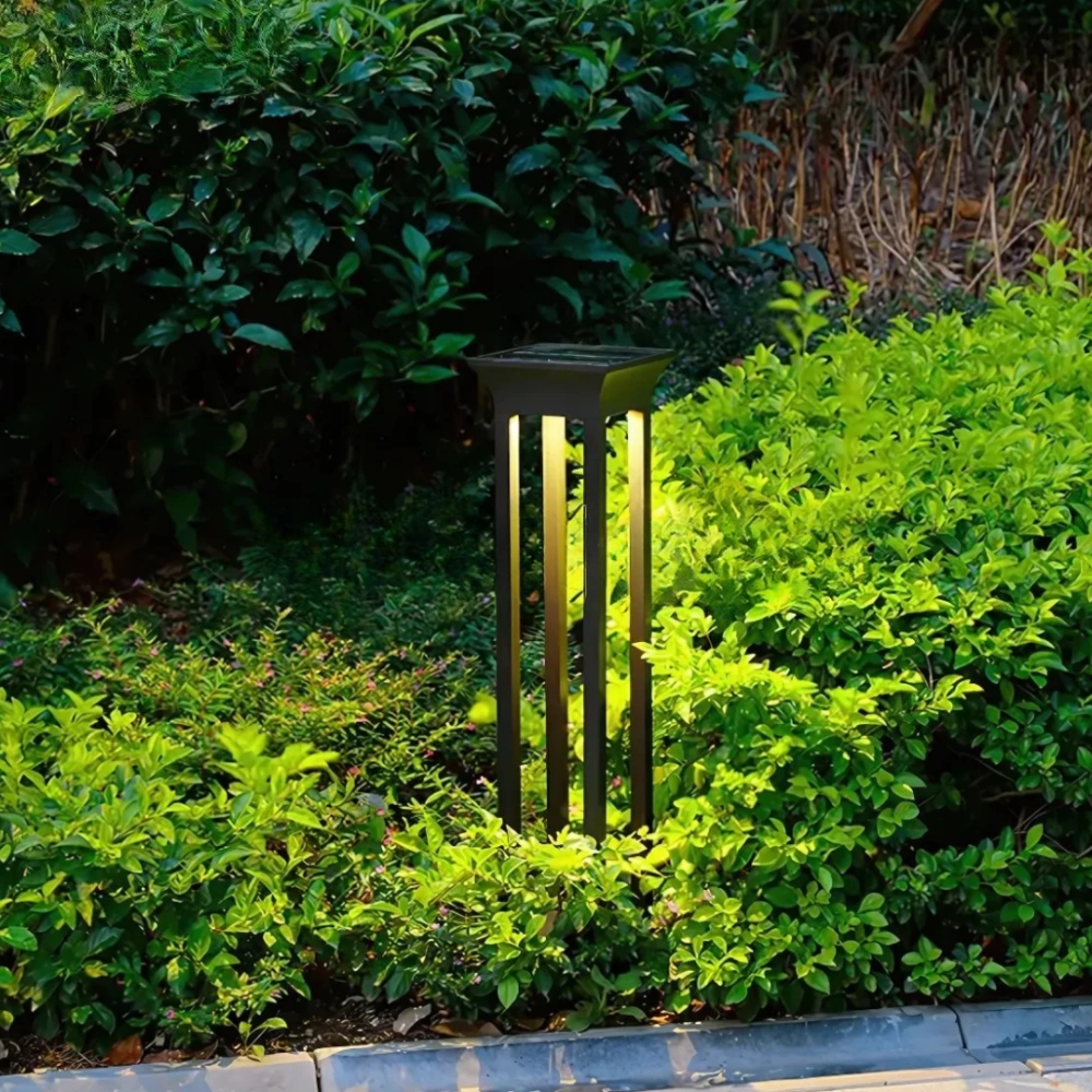 Lampe extérieure sur pied avec cadre rectangulaire ouvert