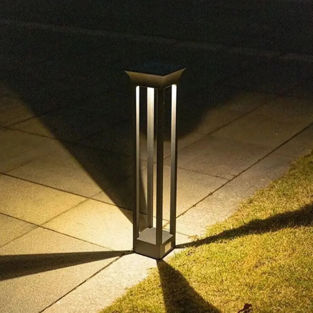 Lampe extérieure sur pied avec cadre rectangulaire ouvert