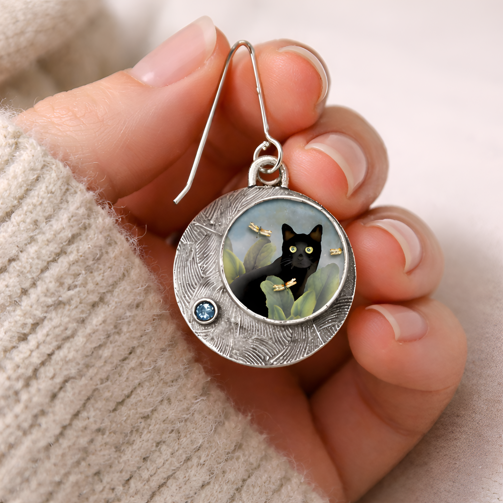 Étienne - Boucles d'oreilles pendantes géométriques en forme de chat