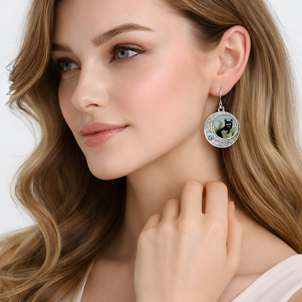 Étienne - Boucles d'oreilles pendantes géométriques en forme de chat