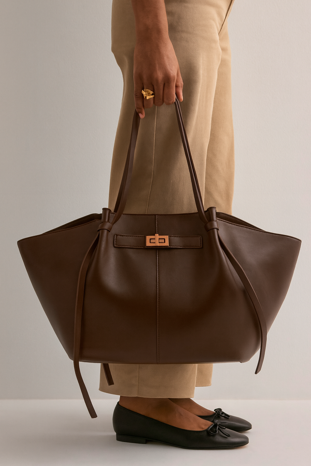 Grand sac à main Lyra en cuir PU noir