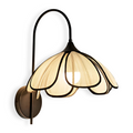 Applique murale en noir et rattan – design floral dans le style Wabi-Sabi