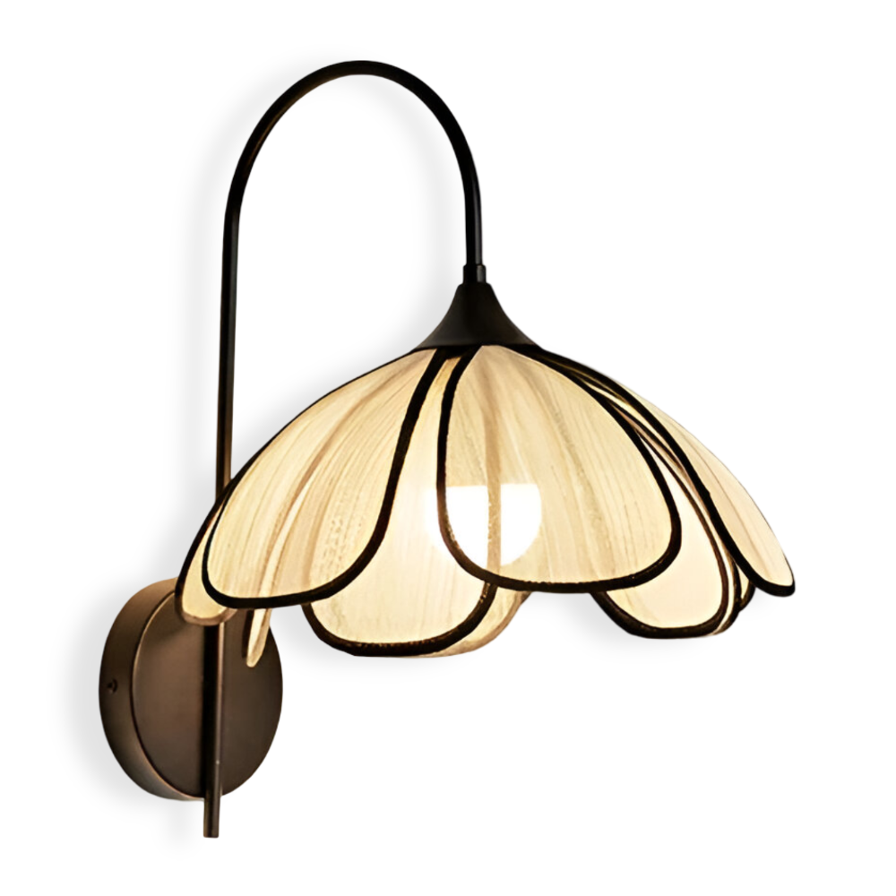 Applique murale en noir et rattan – design floral dans le style Wabi-Sabi