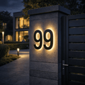 AURANUM - Panneau de numéro de maison LED personnalisable conçu en acier inoxydable et acrylique pour un affichage d'adresse moderne et illuminé