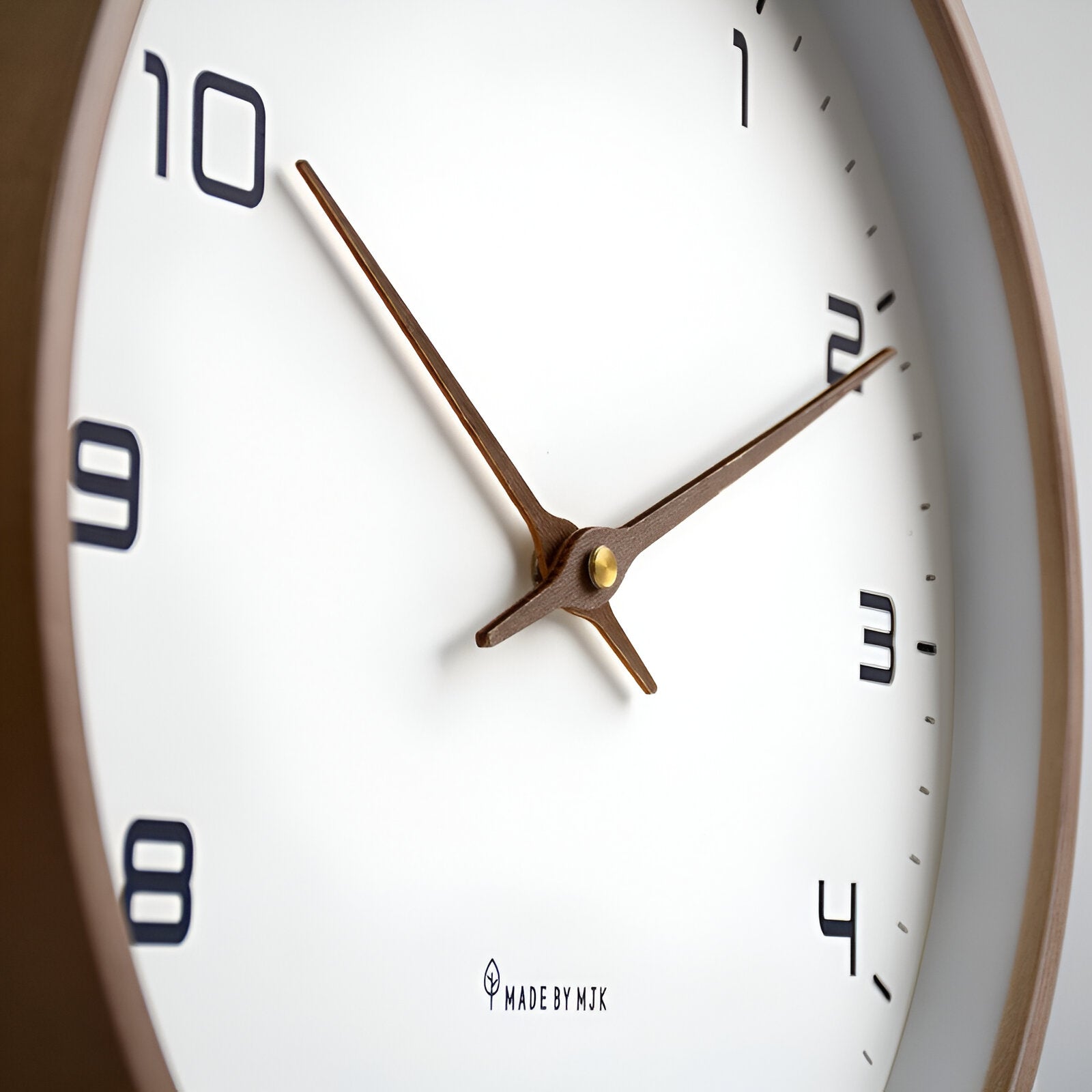 TimberQuartz – Horloge Murale Ronde Nordique en Bois Naturel