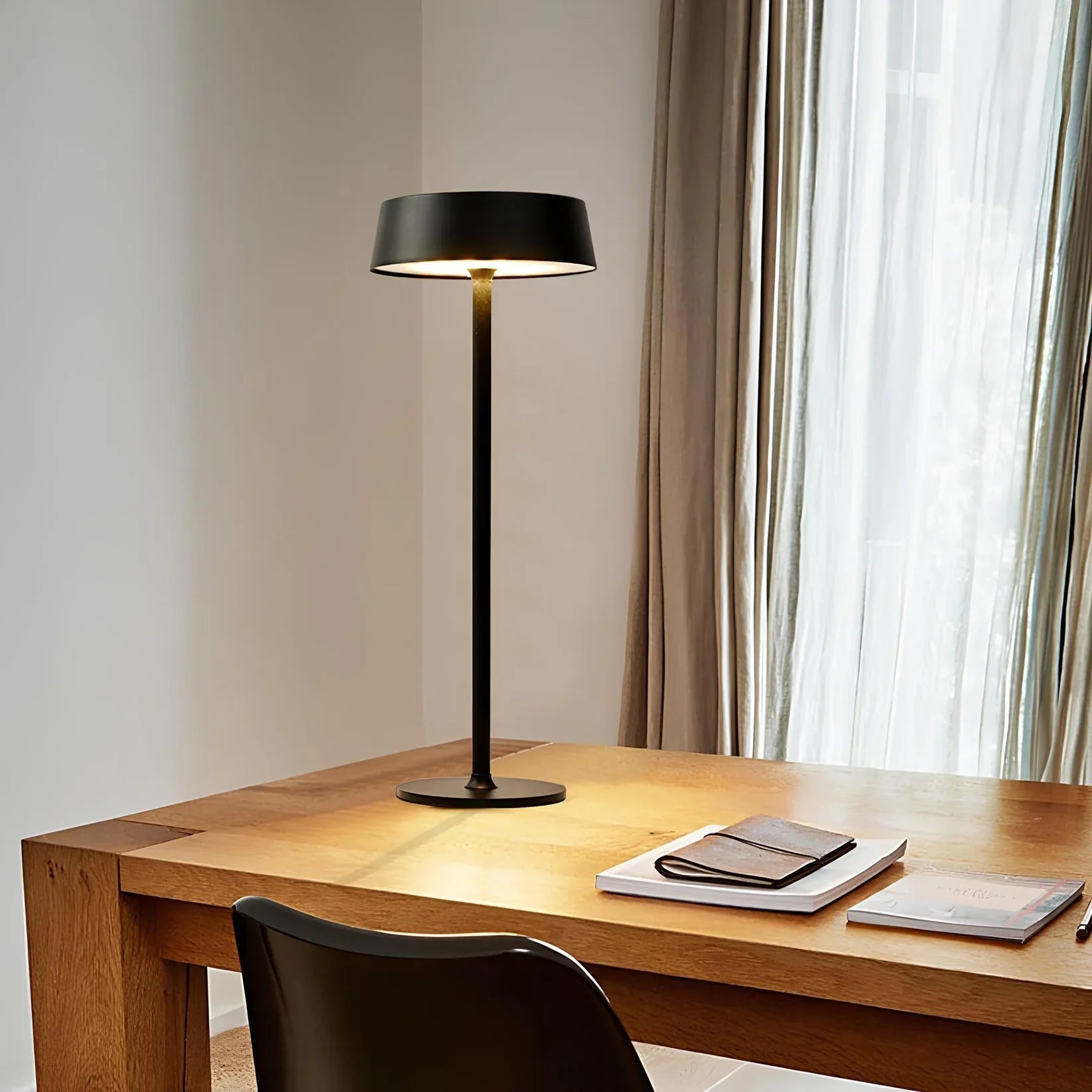 LumaTouch – Lampe de Table Sans Fil avec LED Dimmer et Design Moderne