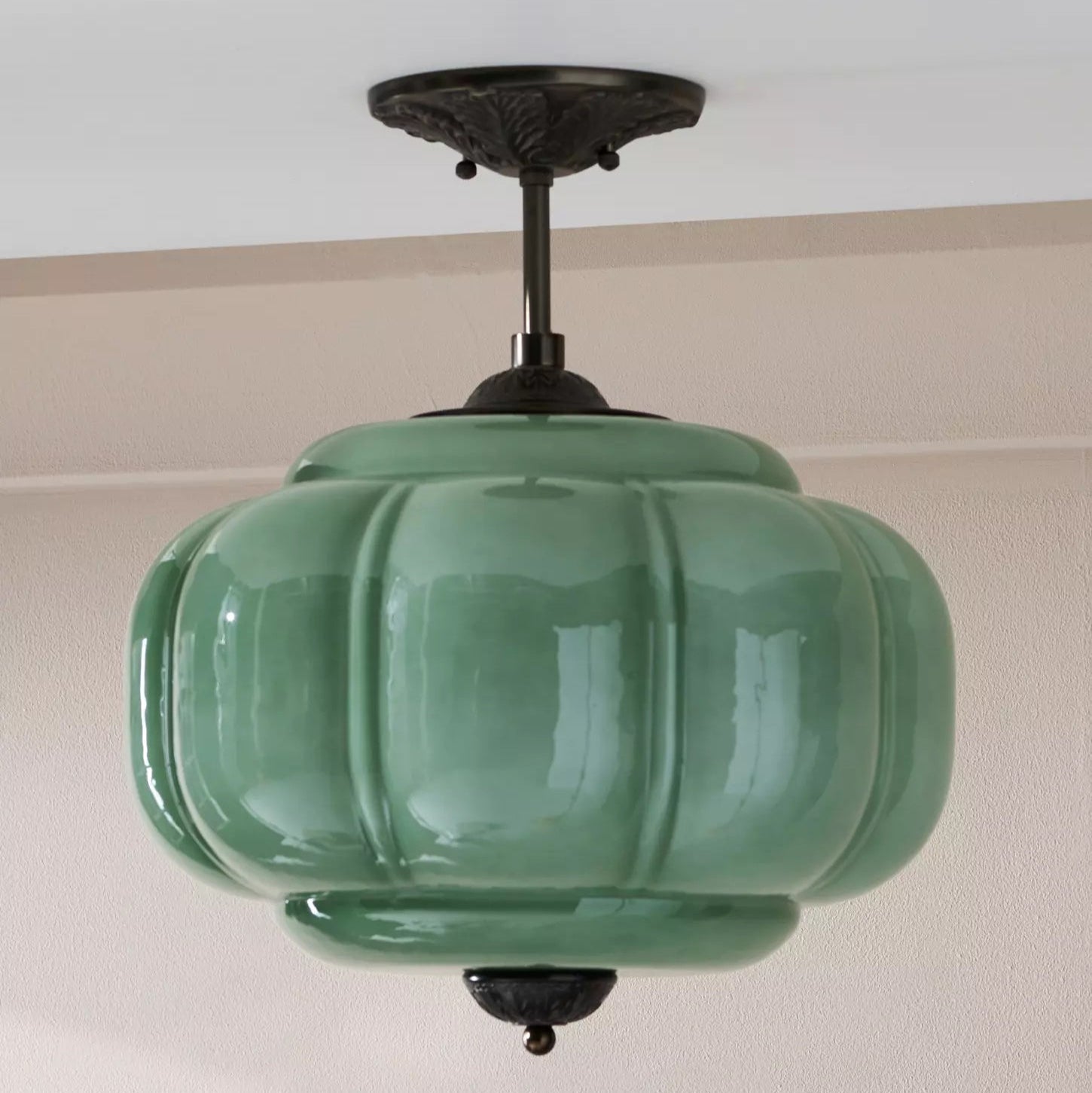 Lampe de plafond en verre semi-plafonnier à forme arrondie