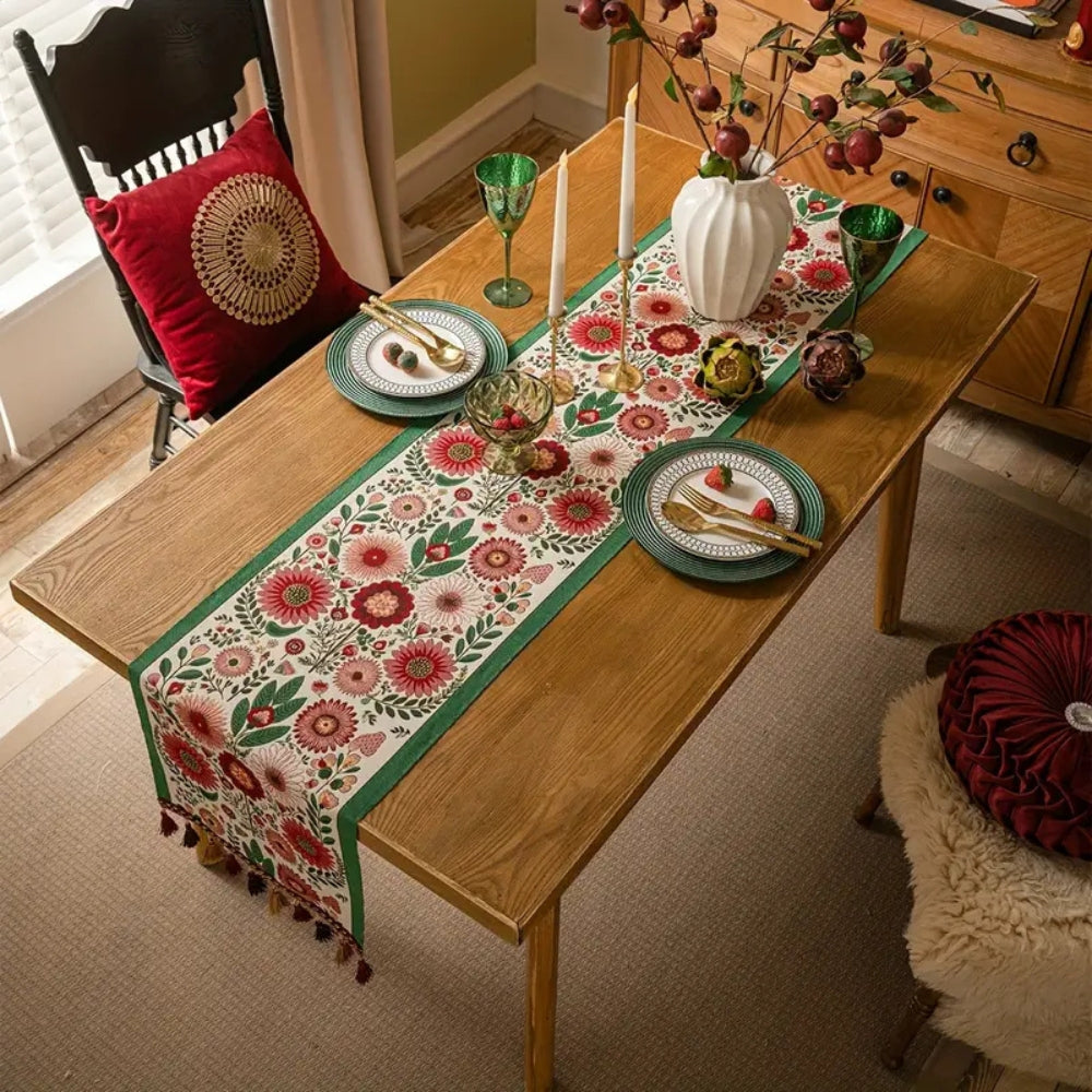 Nappe en Tissu avec Broderie Florale et Franges