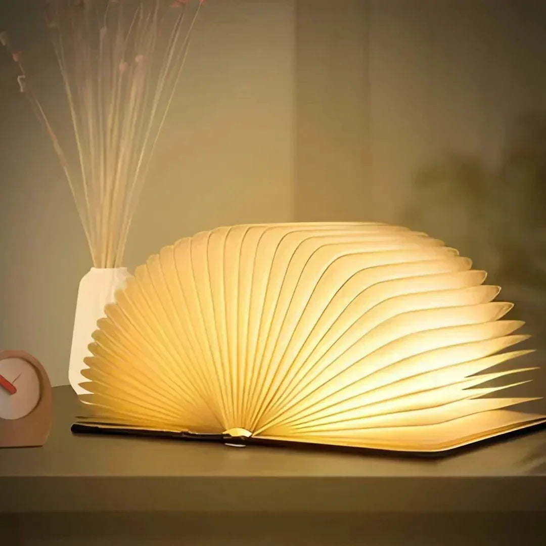 Lampe de table en forme de livre avec des pages dépliantes