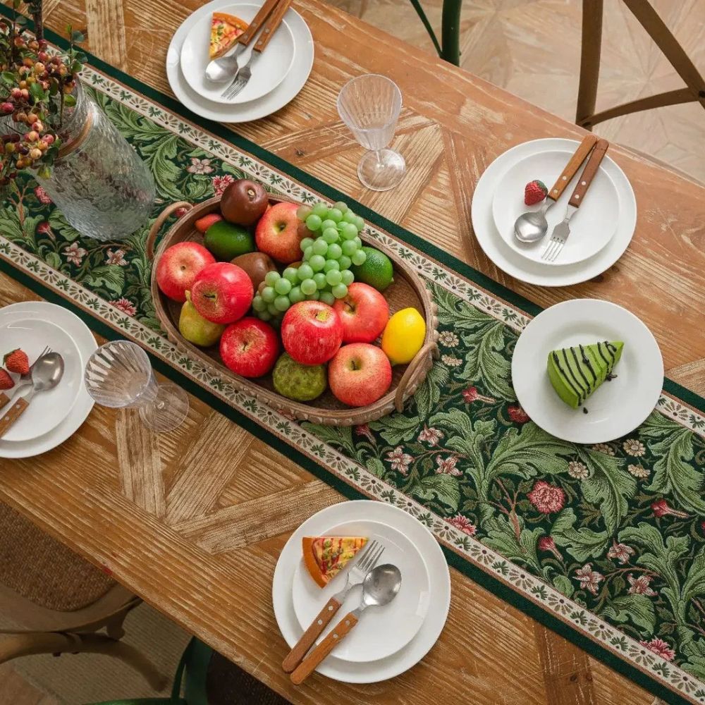 Nappe en broderie de vigne Flora