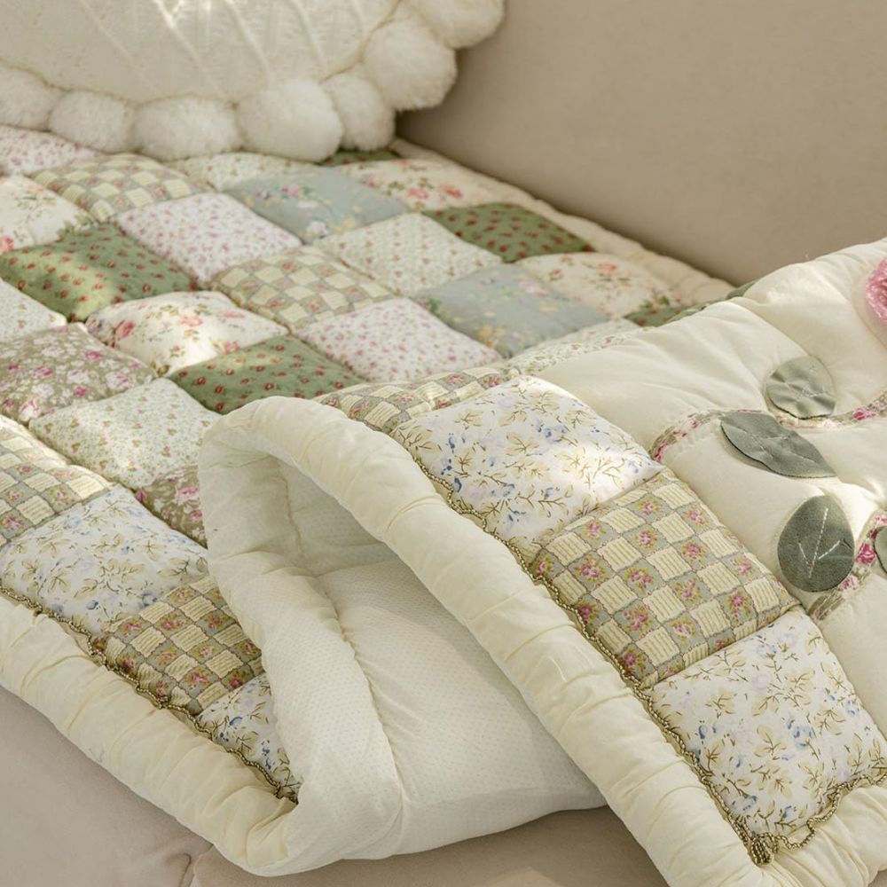 Housse de canapé matelassée Floral Bloom