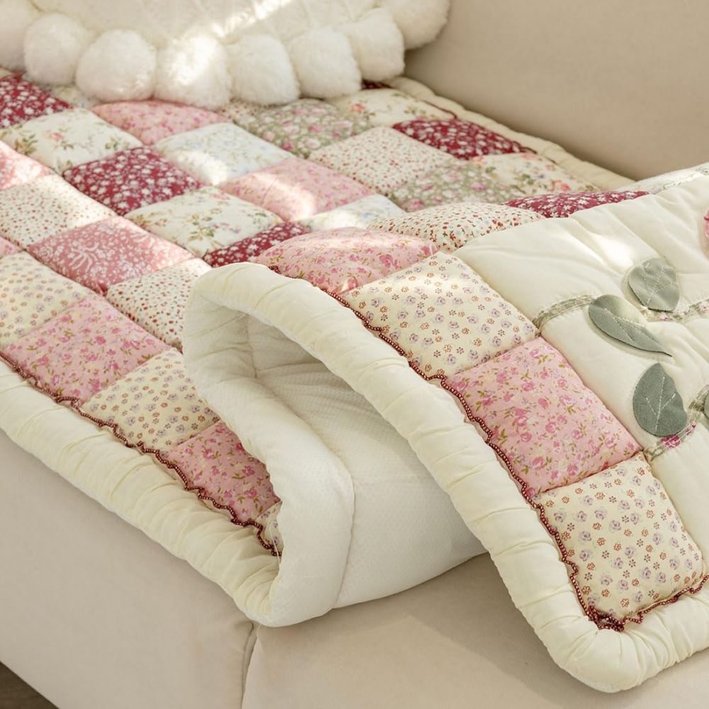 Housse de canapé matelassée Floral Bloom