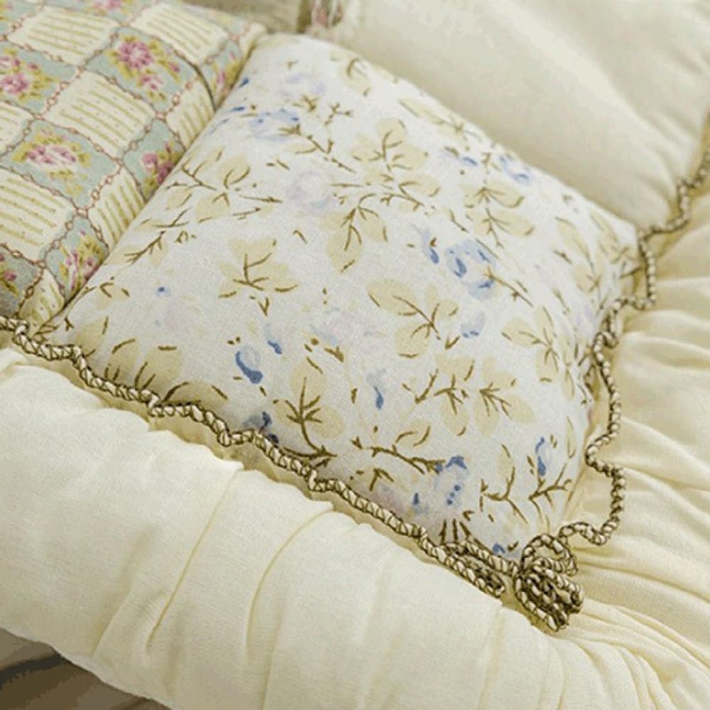 Housse de canapé matelassée Floral Bloom