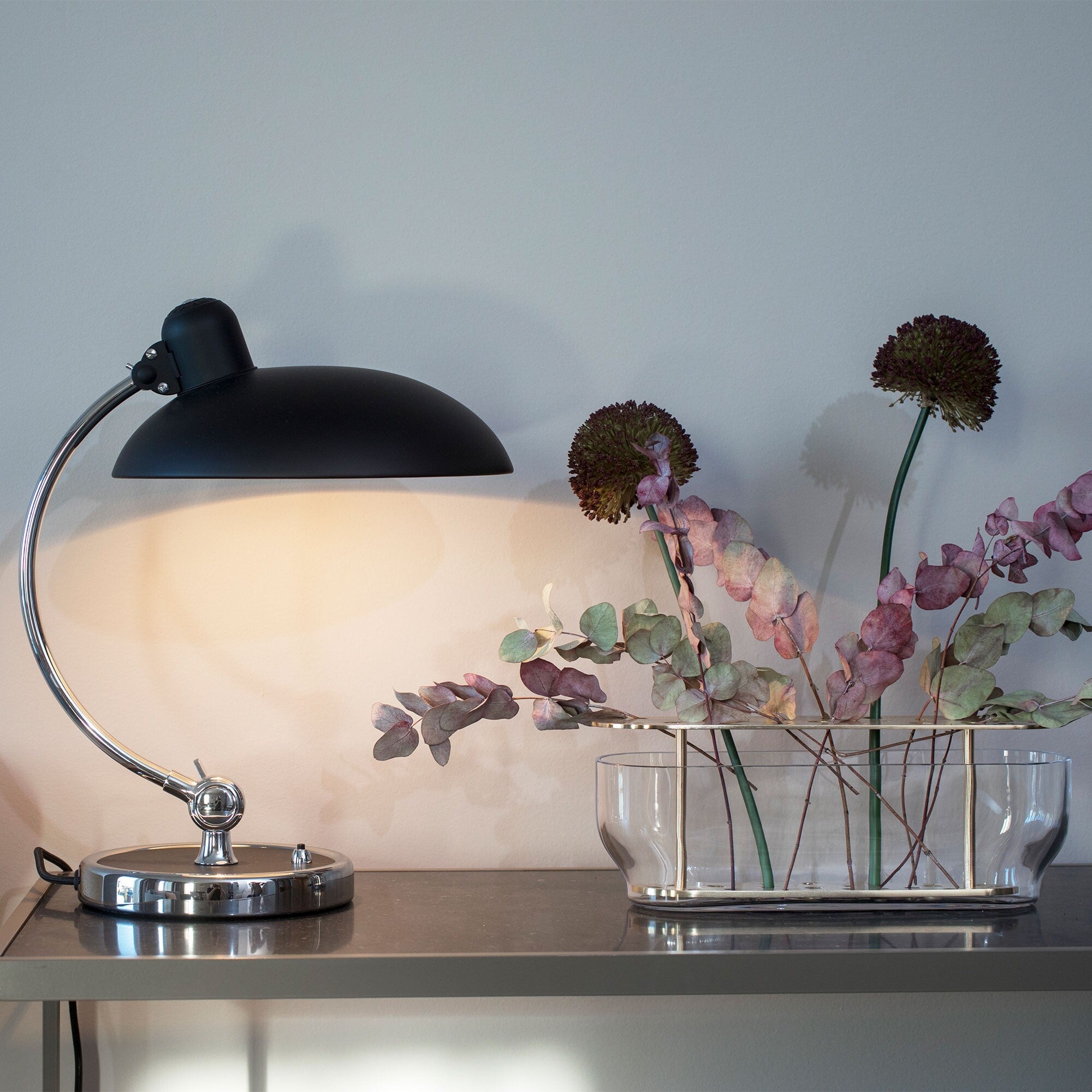 Lampe de table Bauhaus moderne – Simple, lumineuse et fonctionnelle