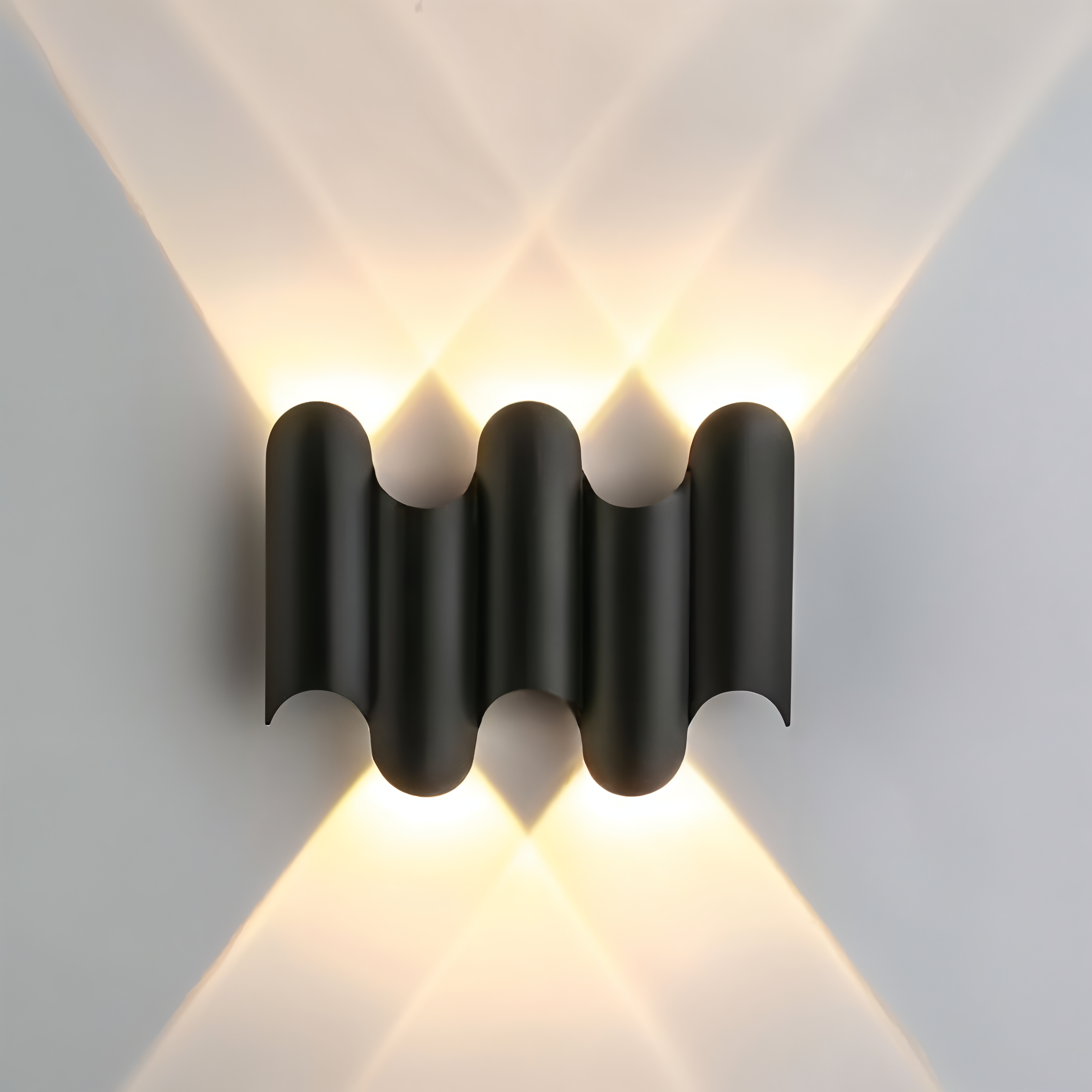 Noctera – Applique Murale Noire et Dorée au Design LED Moderne