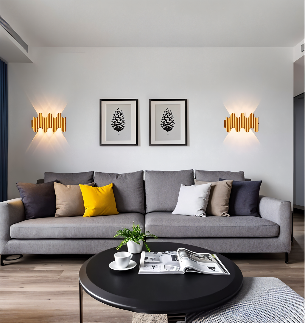 Noctera – Applique Murale Noire et Dorée au Design LED Moderne