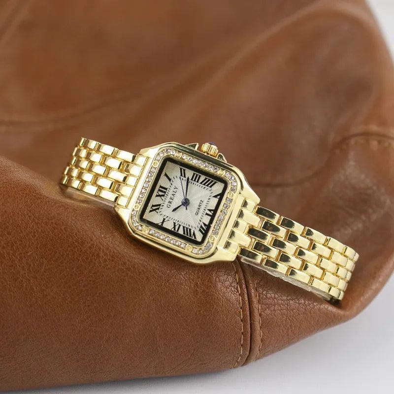 Montre femme carrée avec chiffres romains