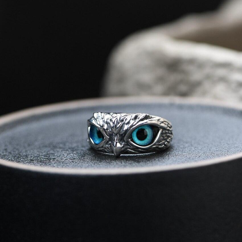 Bague en argent classique avec une élégance intemporelle