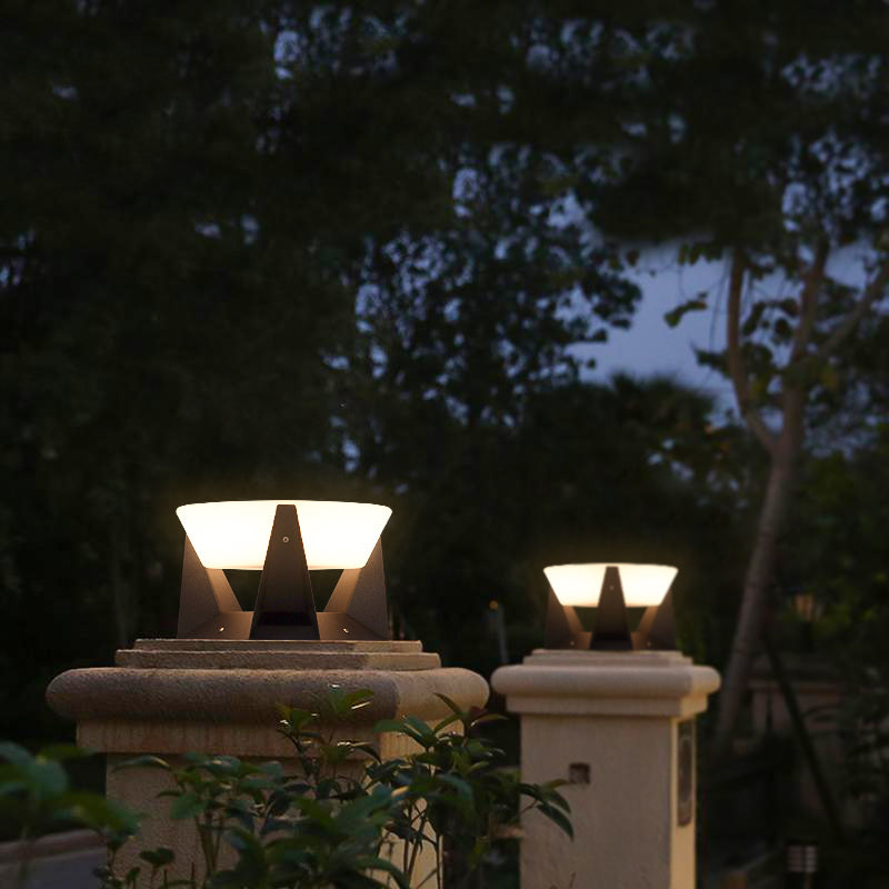 Lampes solaires d'extérieur avec lumière froide moderne