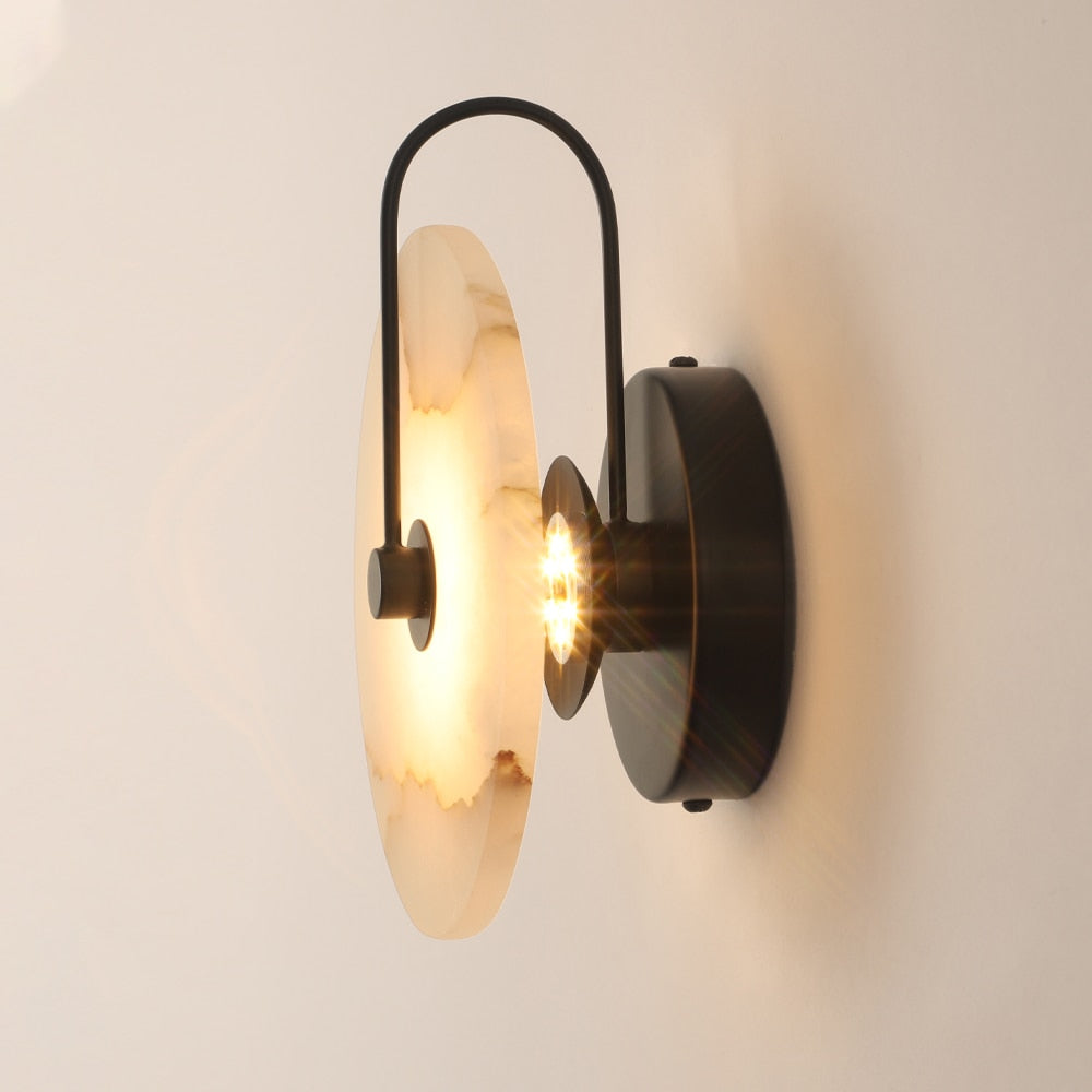 Applique LED de luxe avec finition en marbre pour un intérieur élégant