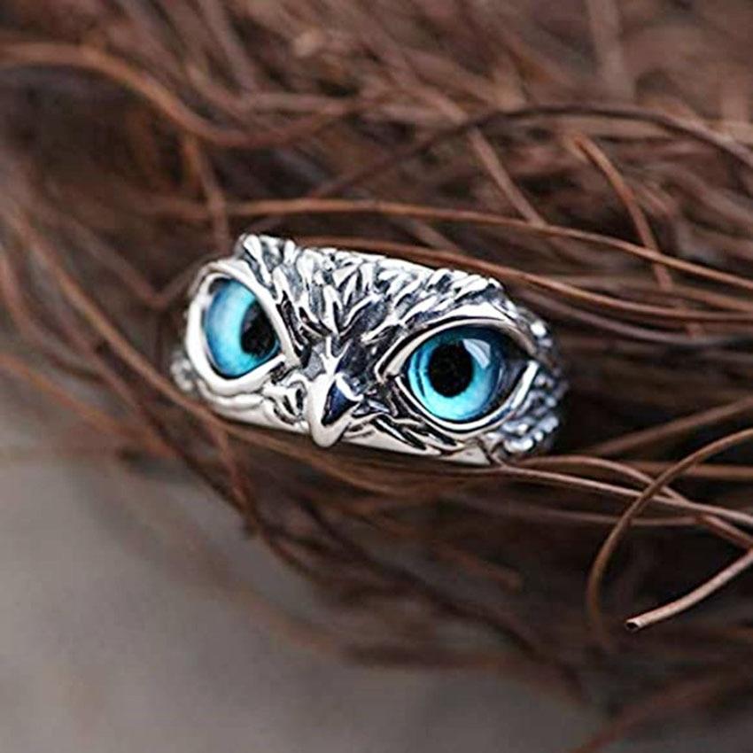 Bague en argent classique avec une élégance intemporelle