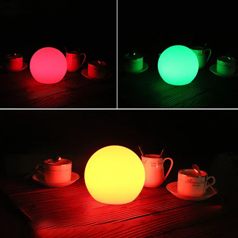 Lampe de table LED en forme de boule avec 16 couleurs – rechargeable et sans fil