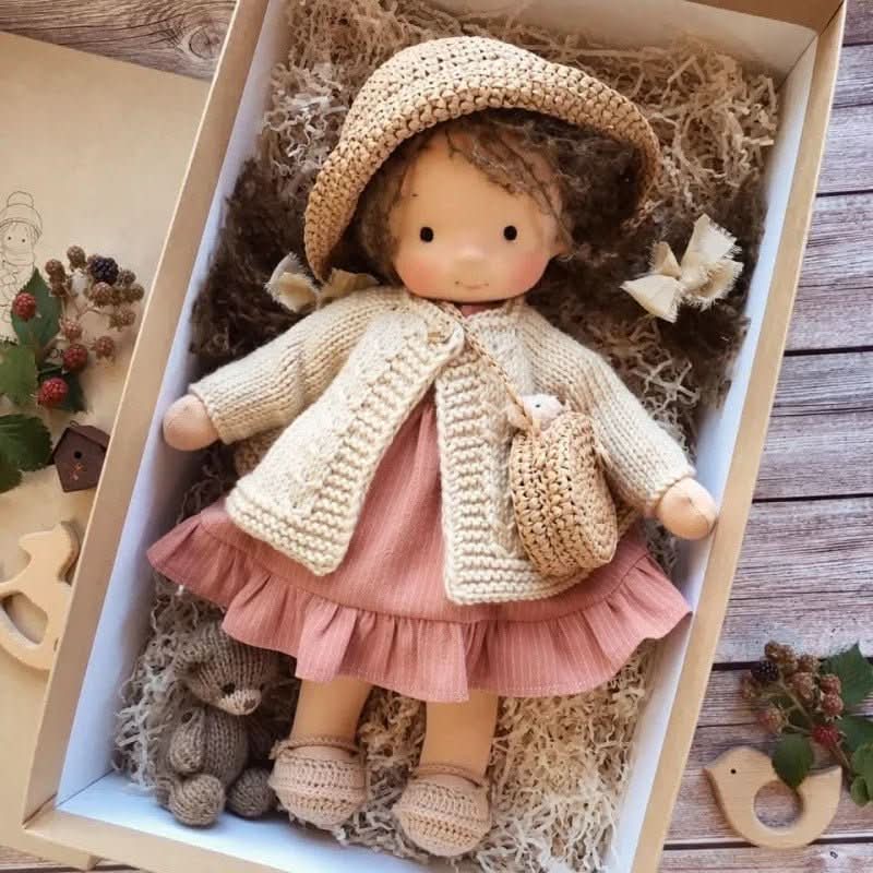 WALDOLLY - Poupée en coton Waldorf faite à la main, conçue pour un jeu doux, naturel et imaginatif avec un charme minimaliste intemporel