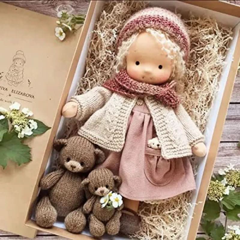 WALDOLLY - Poupée en coton Waldorf faite à la main, conçue pour un jeu doux, naturel et imaginatif avec un charme minimaliste intemporel