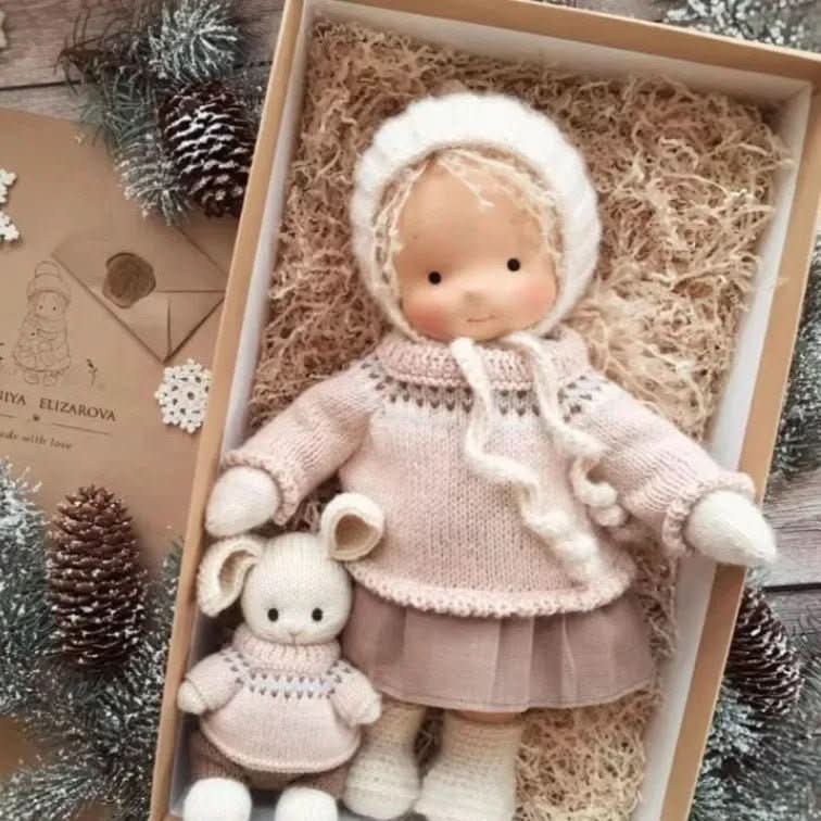 WALDOLLY - Poupée en coton Waldorf faite à la main, conçue pour un jeu doux, naturel et imaginatif avec un charme minimaliste intemporel