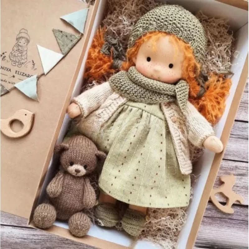 WALDOLLY - Poupée en coton Waldorf faite à la main, conçue pour un jeu doux, naturel et imaginatif avec un charme minimaliste intemporel