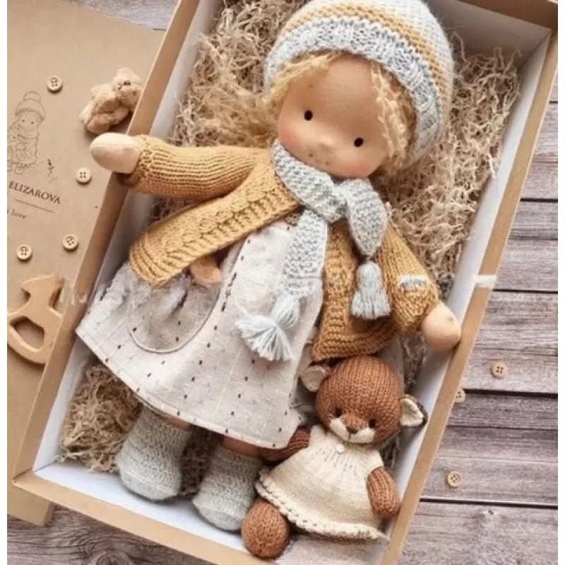 WALDOLLY - Poupée en coton Waldorf faite à la main, conçue pour un jeu doux, naturel et imaginatif avec un charme minimaliste intemporel