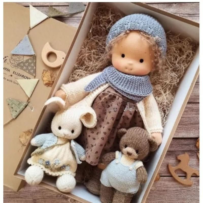 WALDOLLY - Poupée en coton Waldorf faite à la main, conçue pour un jeu doux, naturel et imaginatif avec un charme minimaliste intemporel