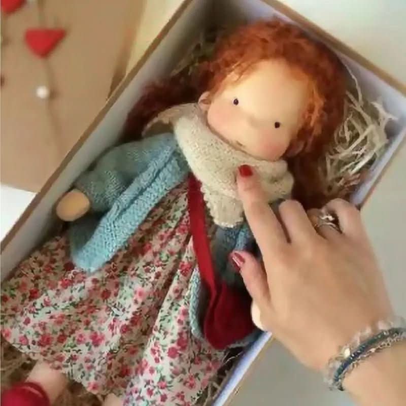 WALDOLLY - Poupée en coton Waldorf faite à la main, conçue pour un jeu doux, naturel et imaginatif avec un charme minimaliste intemporel