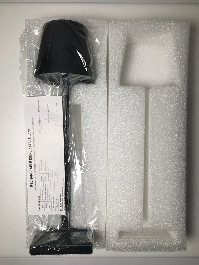 Lampe de table sans fil et rechargeable au design épuré