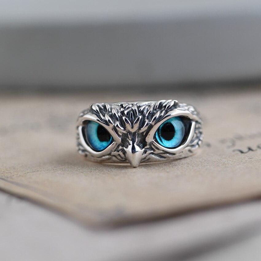 Bague en argent classique avec une élégance intemporelle
