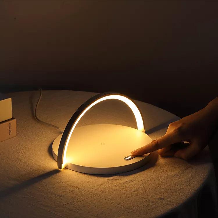 Lampe de Chargement Sans Fil - Éclairage Élégant et Charge en Un