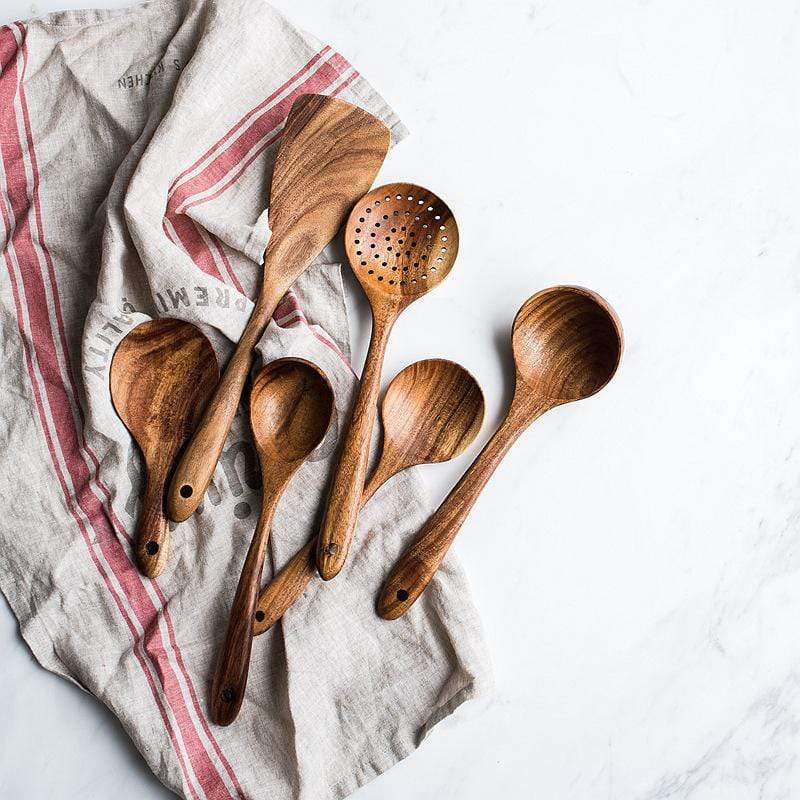 Ensemble de Cuisine en Bois Naturel – Cuisiner de Manière Durable et Élégante