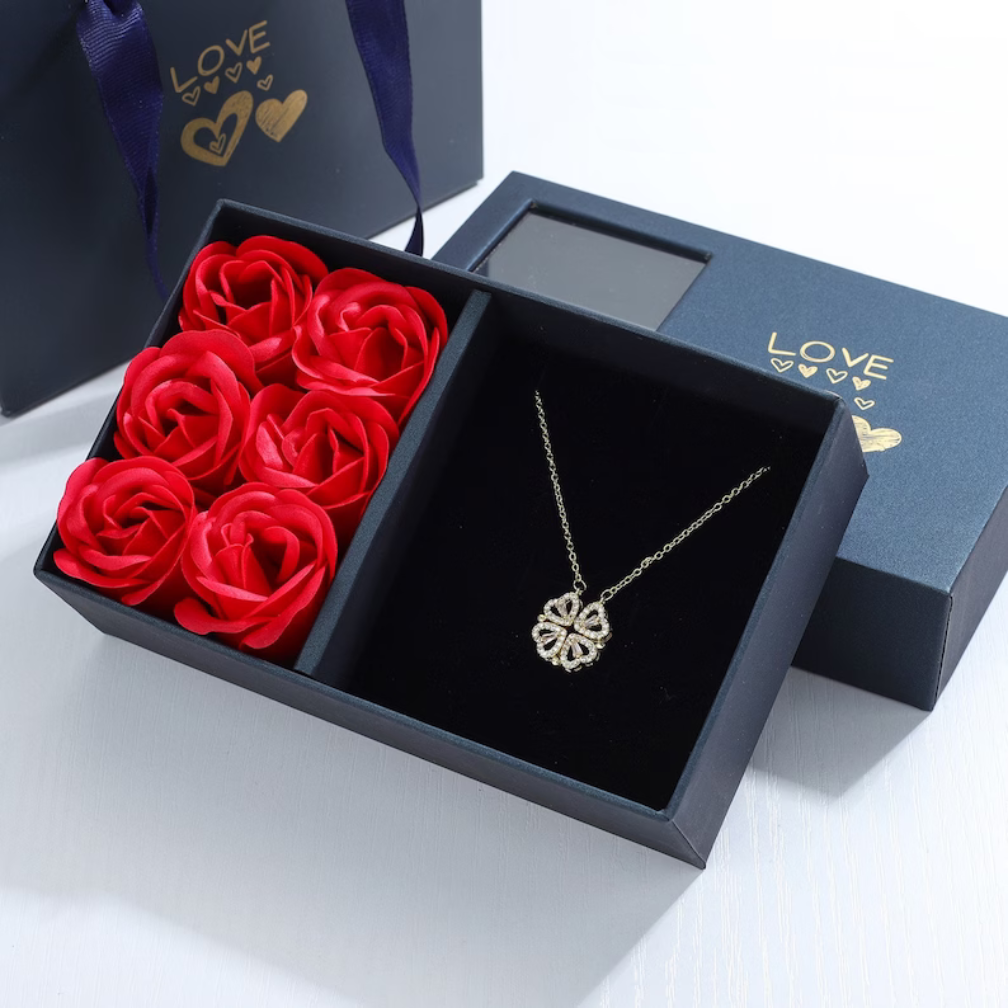 Collier en forme de cœur | Pendentif modulable | Motif de chance étincelant en tant qu'attrait | Luckéra