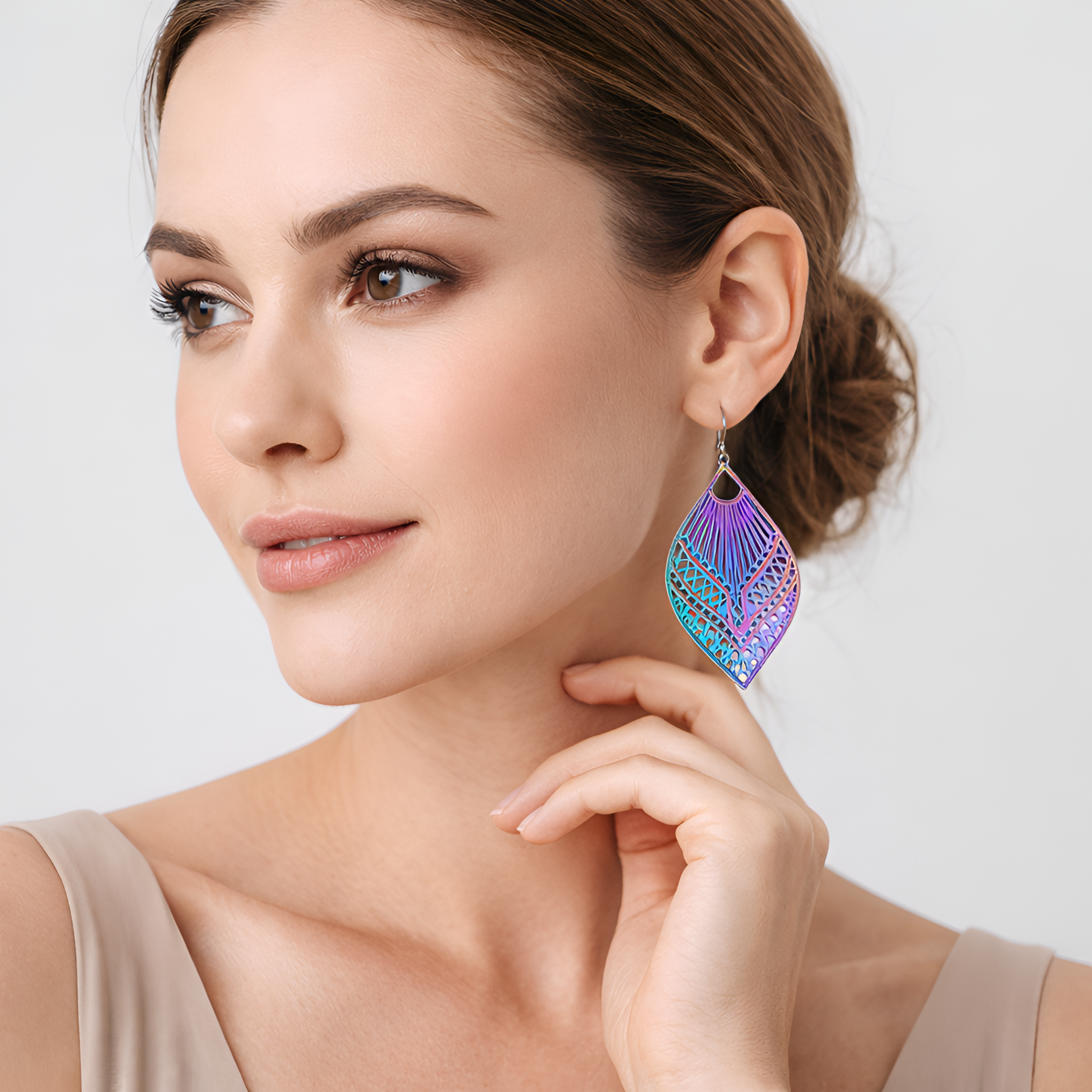 Irène - Boucles d'oreilles originales Fleur creuse et feuille