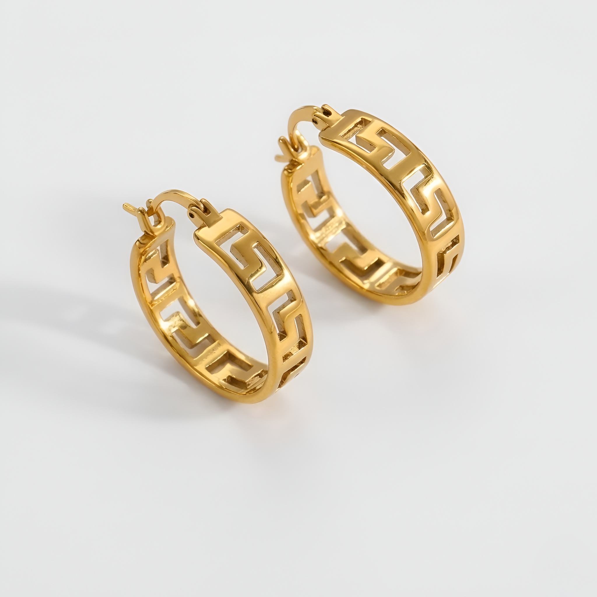 Riley - Boucles d'oreilles créoles creuses intemporelles pour femmes