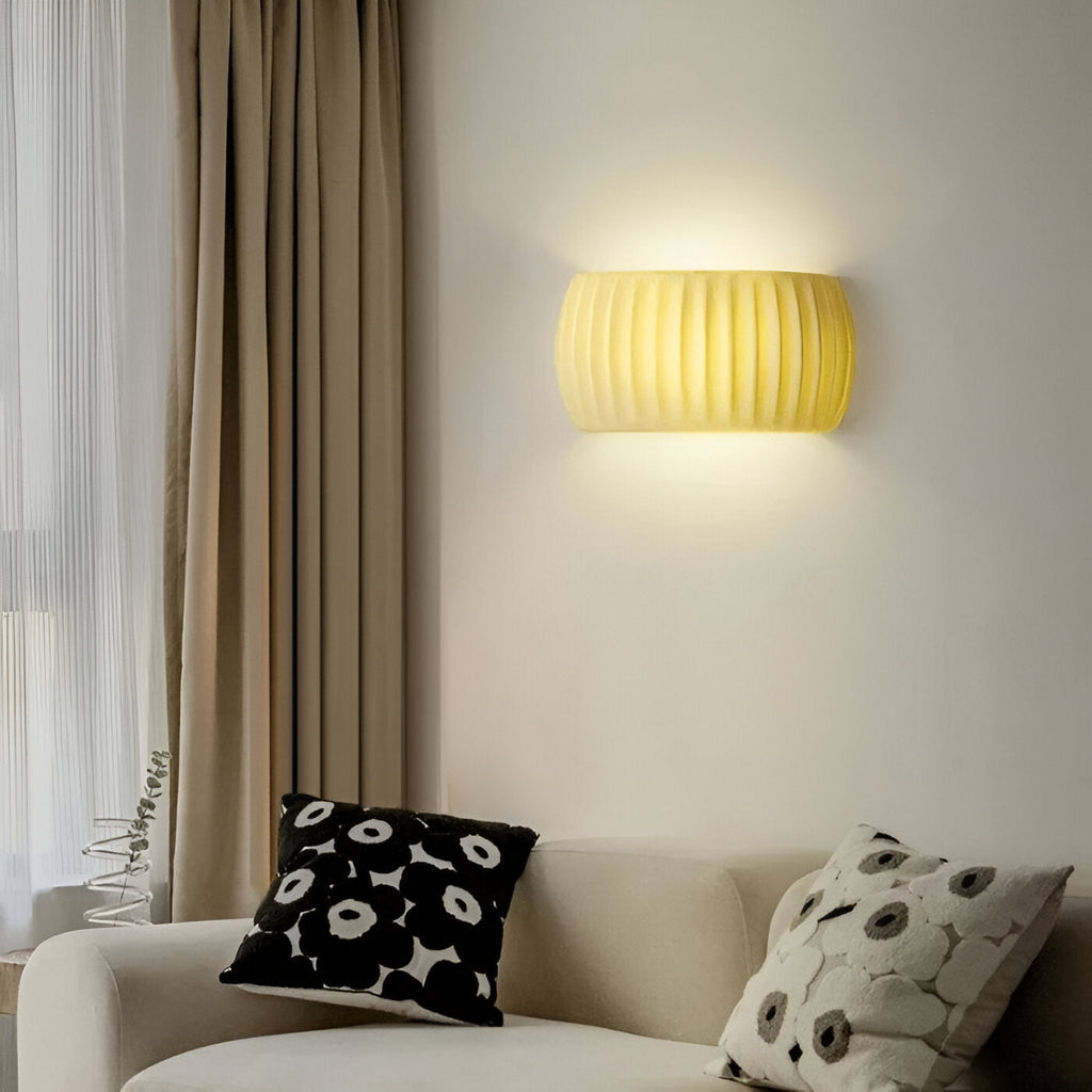 ColoraRib – Applique Murale Verte Rayée en Résine avec Design Macaron & LED Nordique