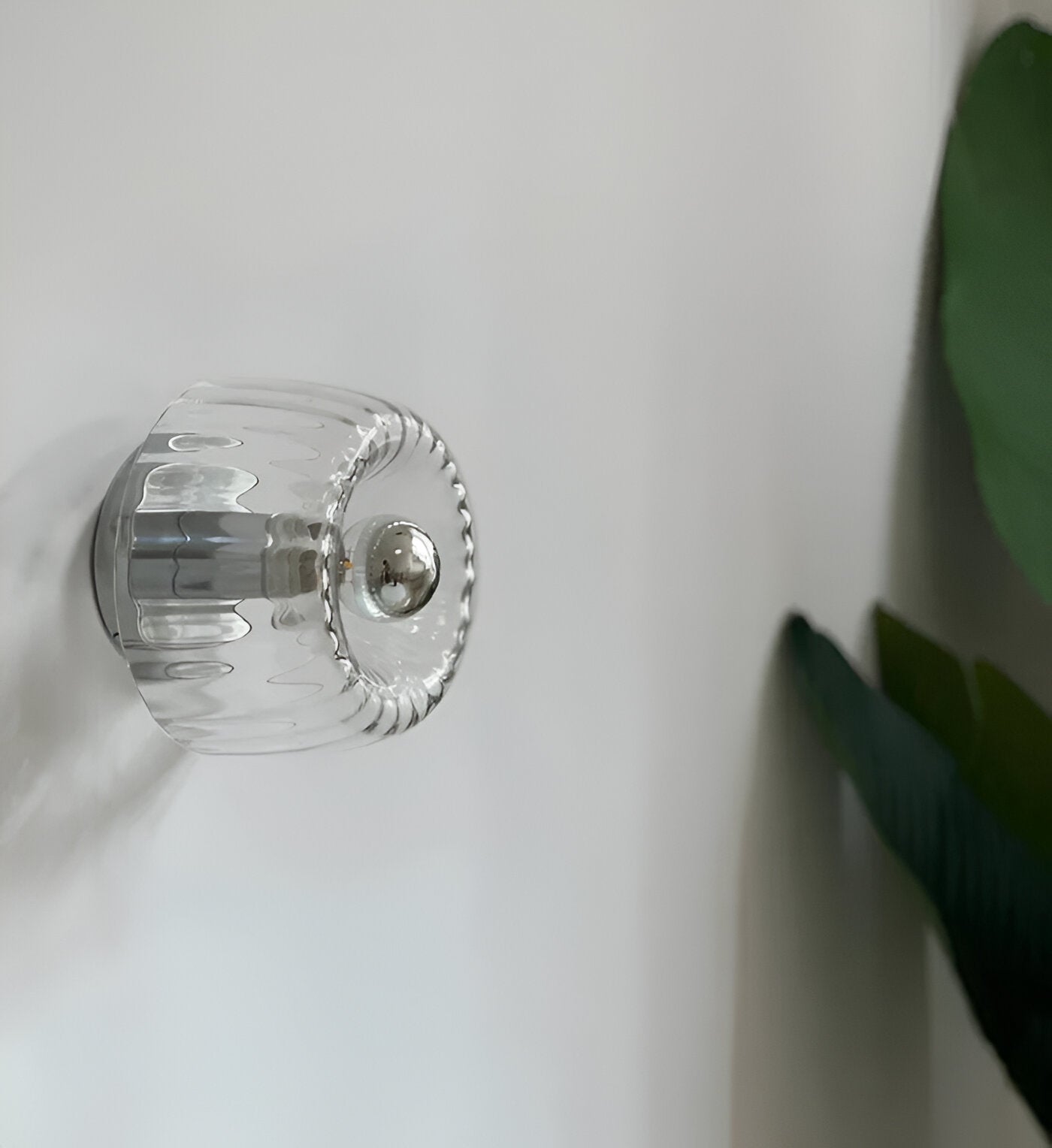 Applique murale en verre strié – Design Bauhaus avec lumière élégante