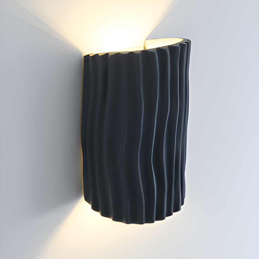 Veloura – Applique Murale Plissée en Résine avec Lumière LED Orientée vers le Haut et vers le Bas