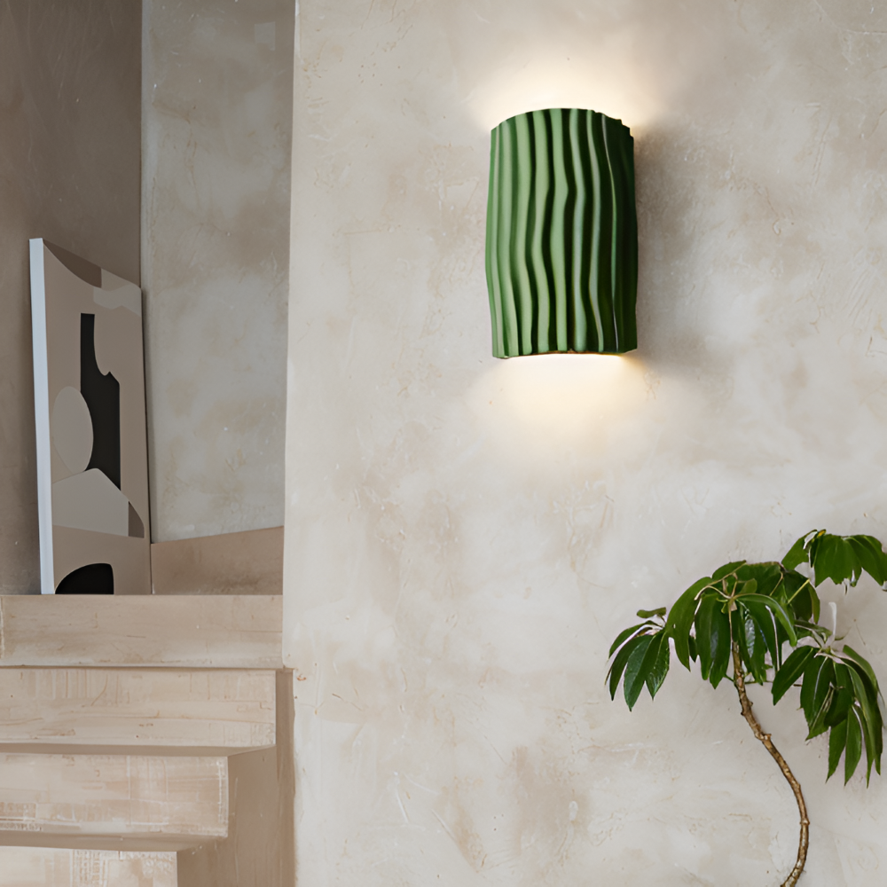 Veloura – Applique Murale Plissée en Résine avec Lumière LED Orientée vers le Haut et vers le Bas