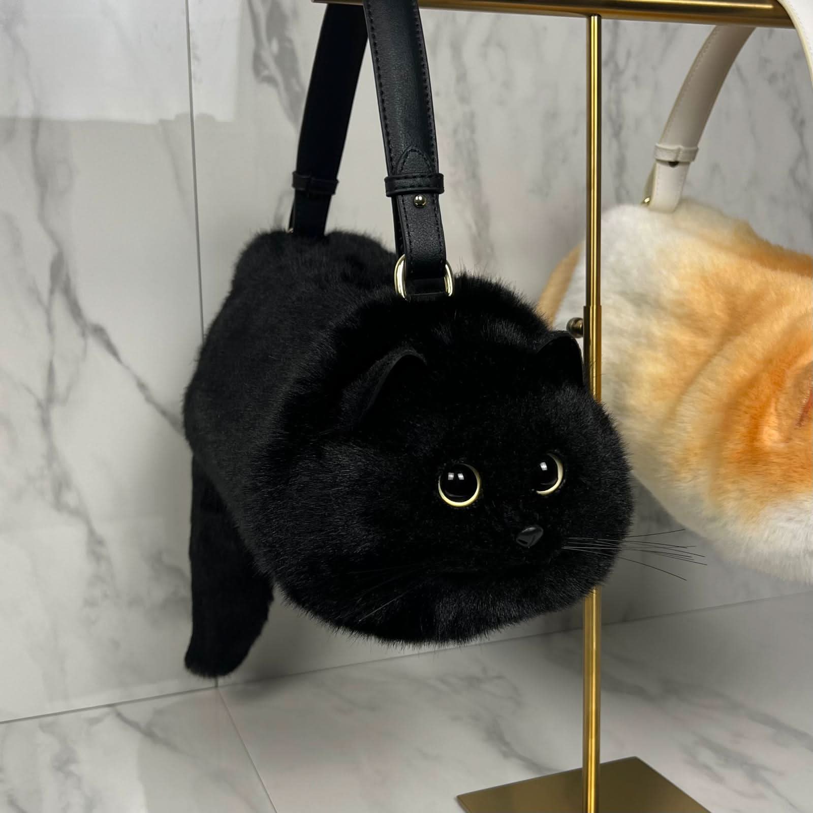 Un sac à chat réaliste qui fait sensation partout
