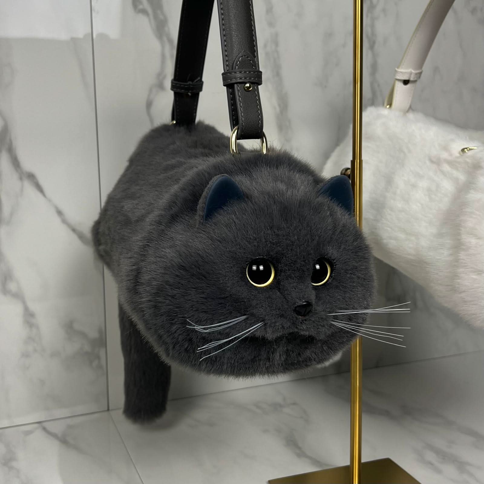 Un sac à chat réaliste qui fait sensation partout