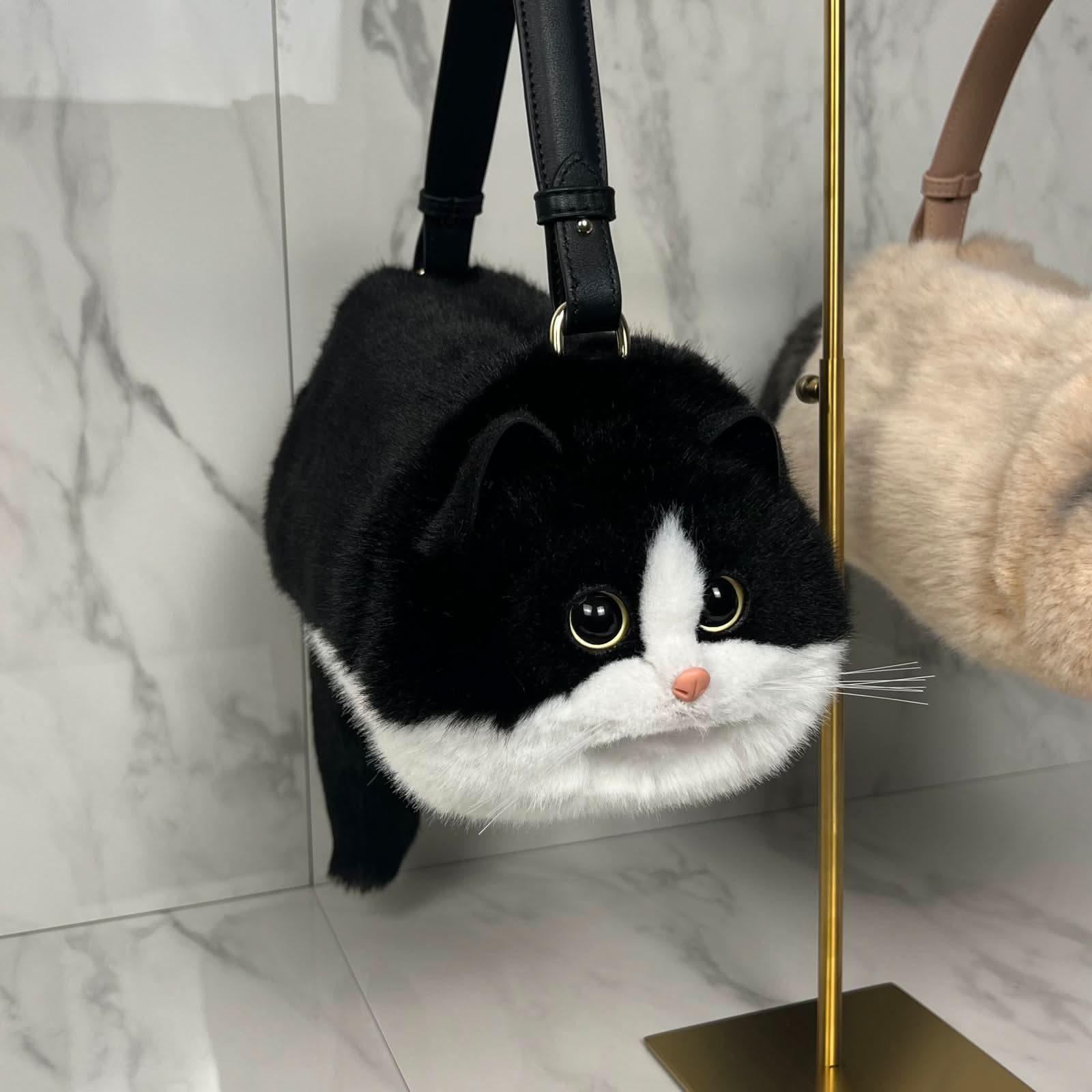 Un sac à chat réaliste qui fait sensation partout
