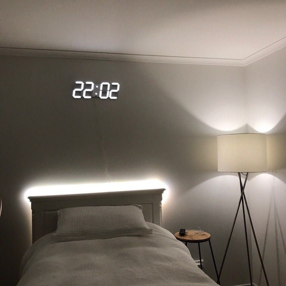 Horloge murale LED 3D numérique – Design moderne avec fonction de variation de luminosité et visibilité optimale